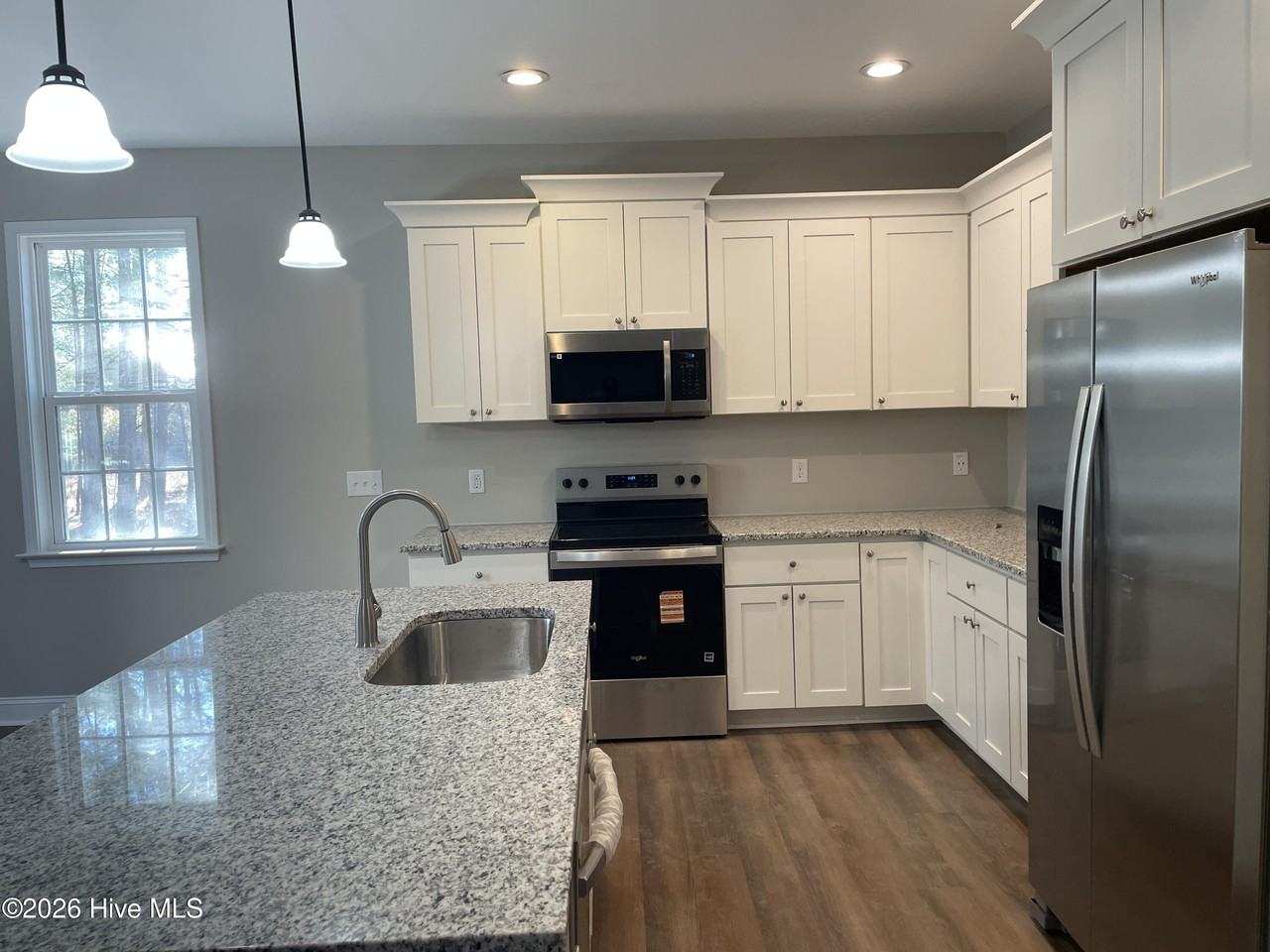 116 Eaker Dr - Photo 6 of 28