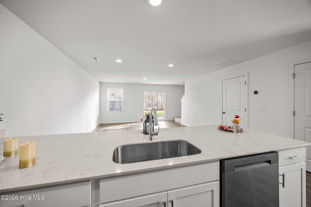 Brookville Dr #B - Photo 7 of 28