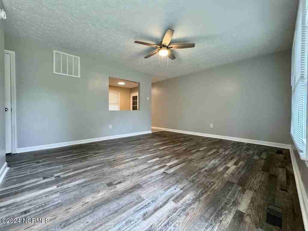 3802 Brandywine Dr - Photo 3 of 20