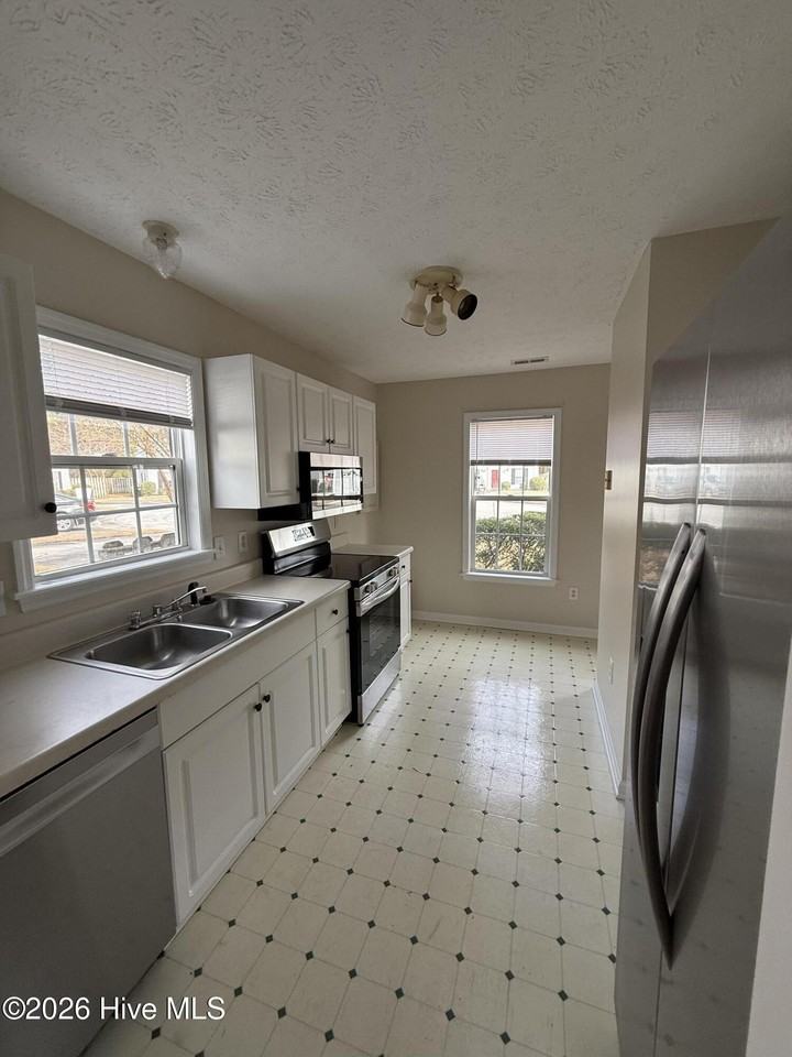 127 Nathan Tisdale Ln - Photo 4 of 16