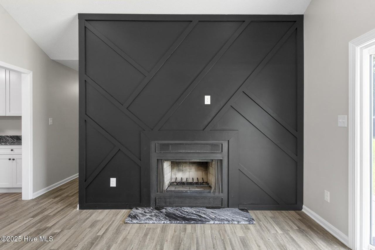 206 Pollard Dr - Photo 4 of 21