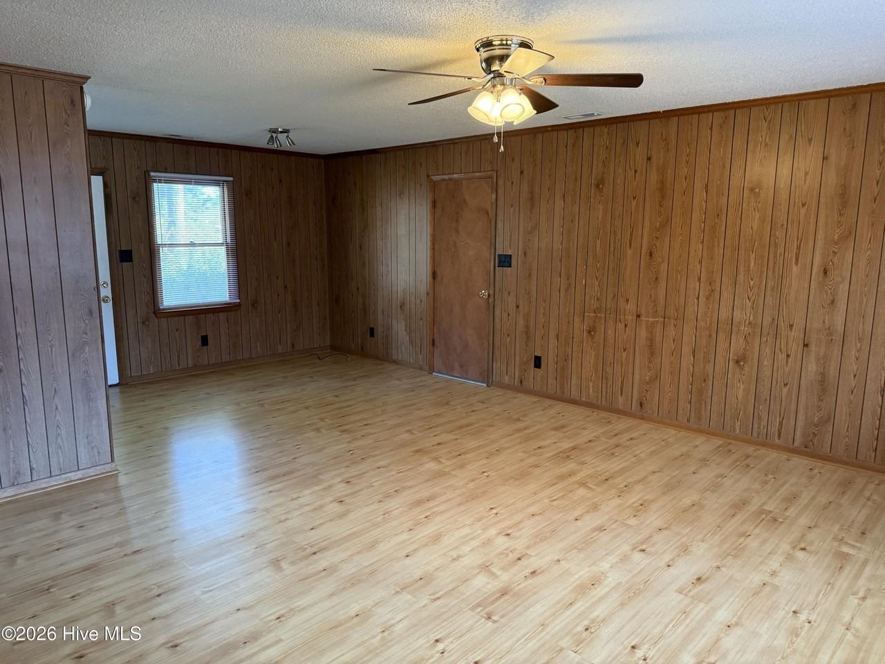 137 Florida Park Rd - Photo 3 of 14