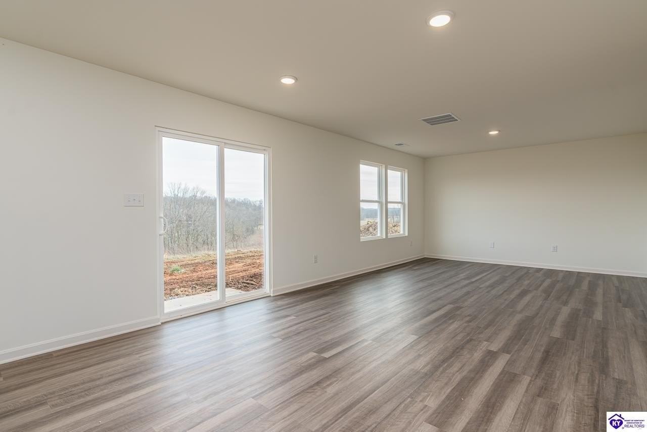 557 Pinehurst Dr - Photo 7 of 21