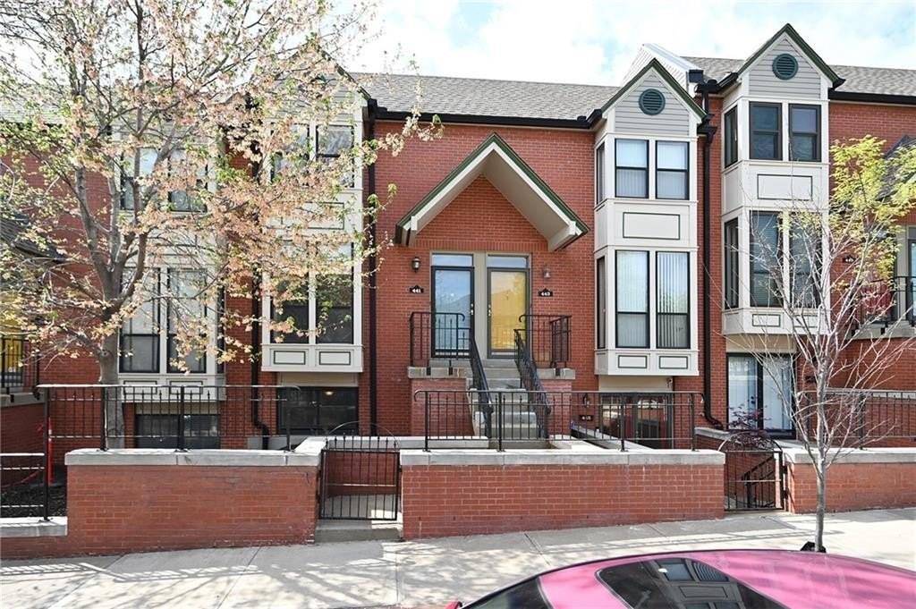 441 W 10th St - Photo 2 of 28