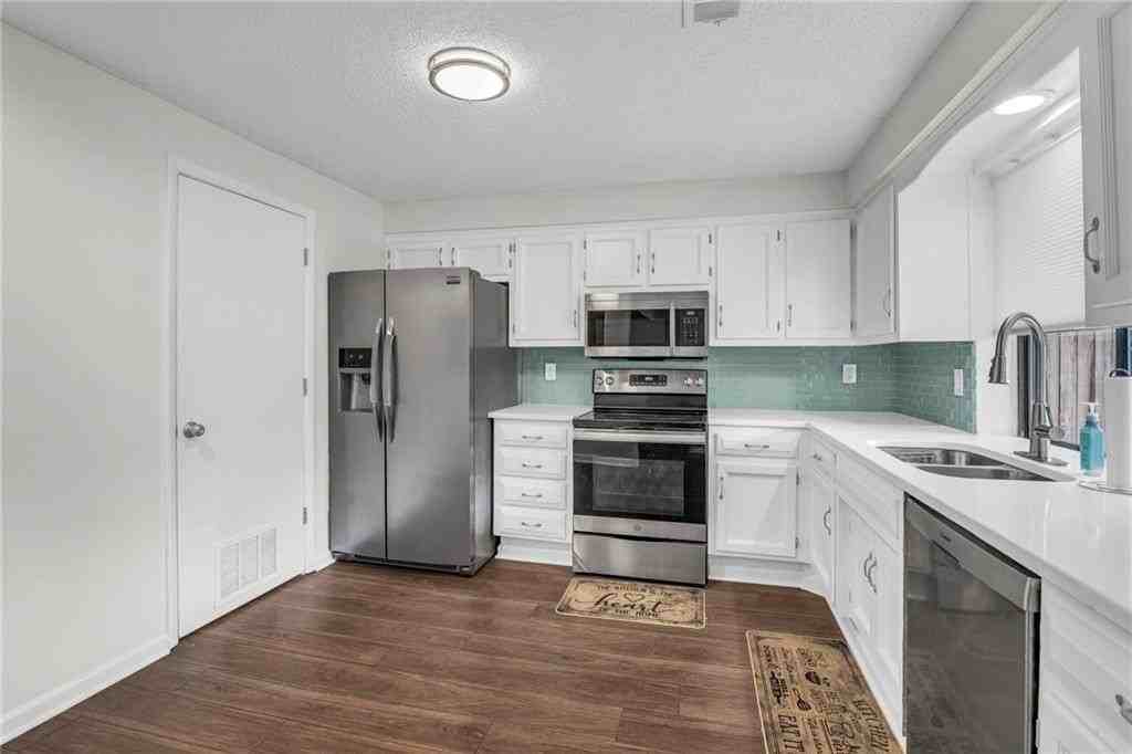 12786 W 110th Ter - Photo 7 of 24