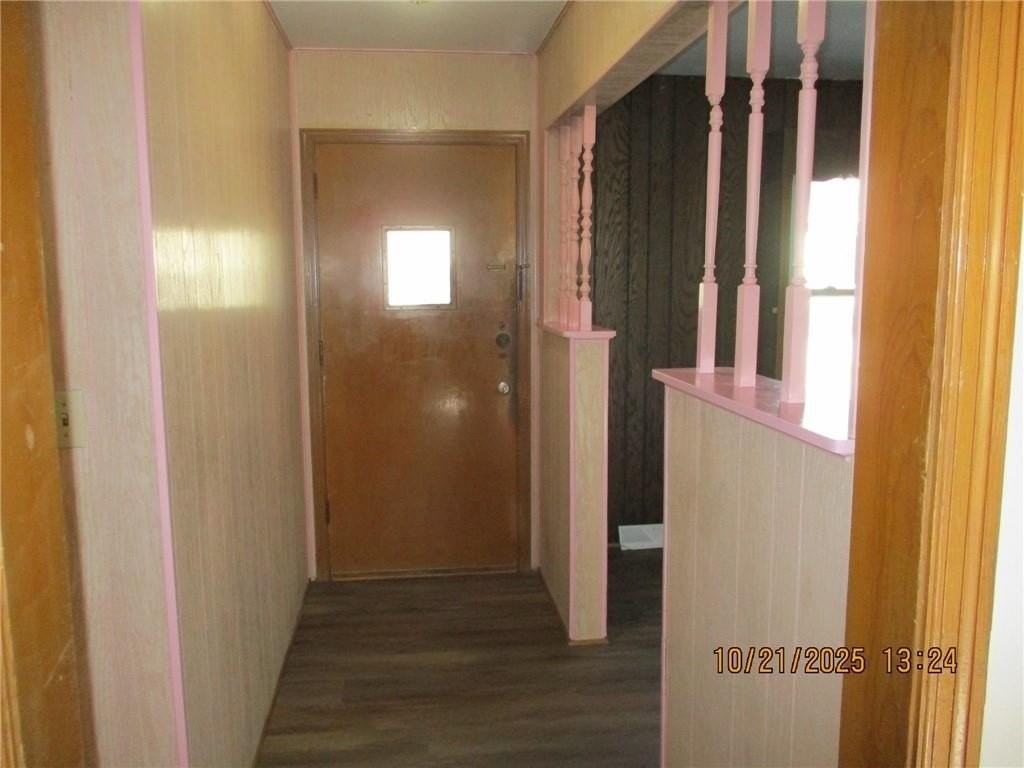 303 Hargis Ln - Photo 3 of 23