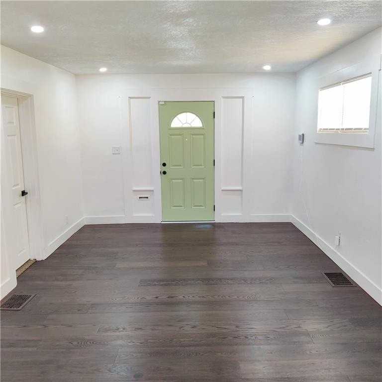 4241 Prospect Ave - Photo 4 of 18