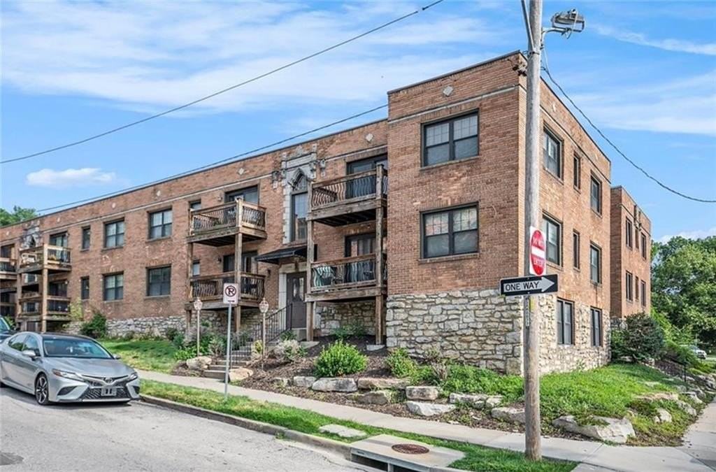 1104 W 46th St Apt 2 #2 - Photo 2 of 14