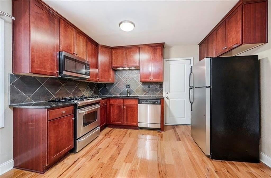 1104 W 46th St Apt 2 #2 - Photo 7 of 14