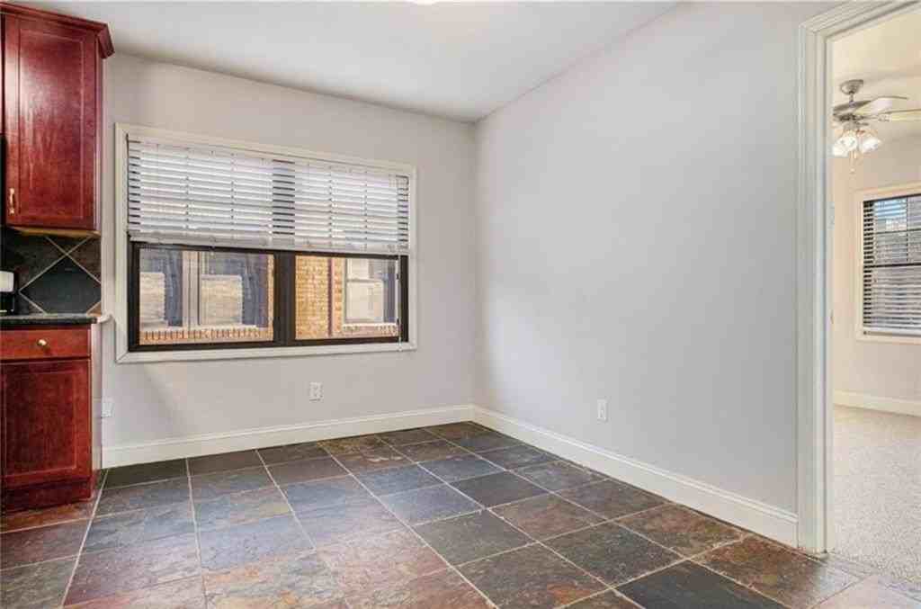 1102 W 46th St Apt 3 #3 - Photo 5 of 16