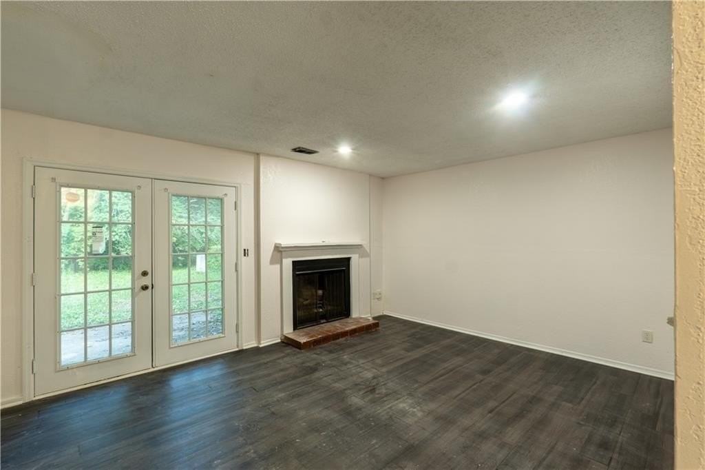 9525 Manning Ave - Photo 6 of 14