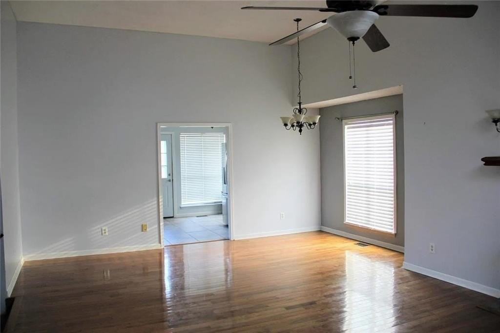 8005 W 149th St - Photo 4 of 16