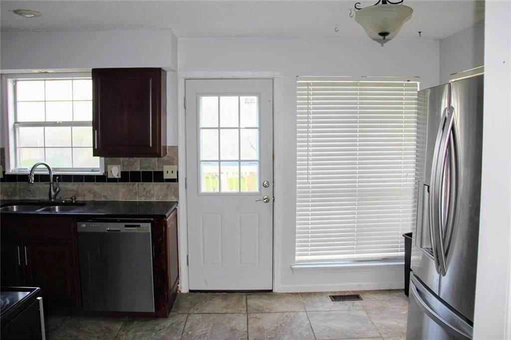 8005 W 149th St - Photo 5 of 16