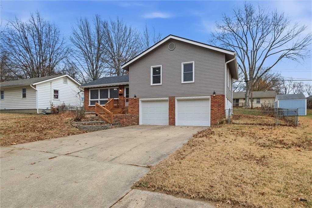 8631 N Charlotte St - Photo 3 of 36