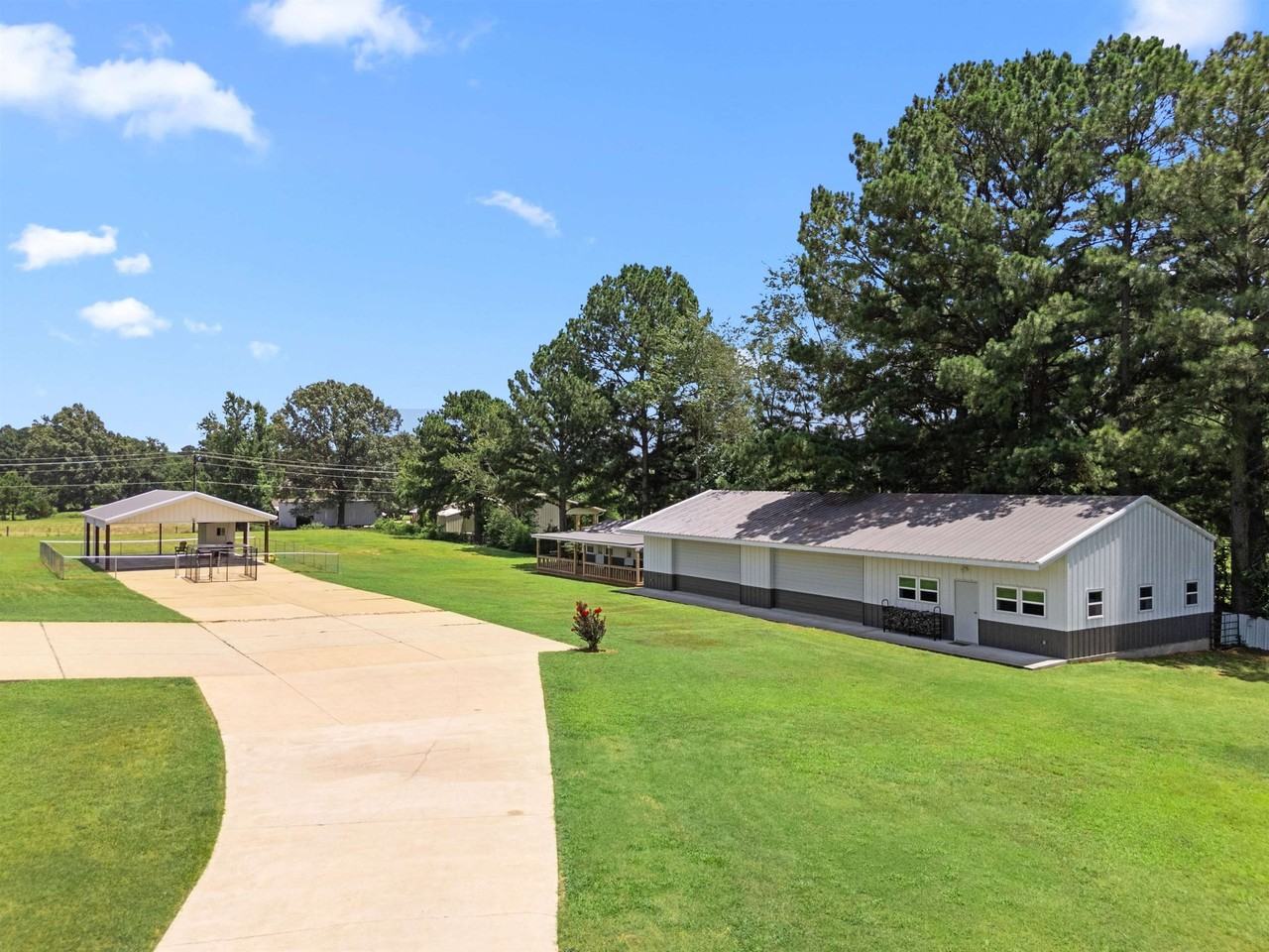 2533 County Road 186 E - Photo 4 of 40