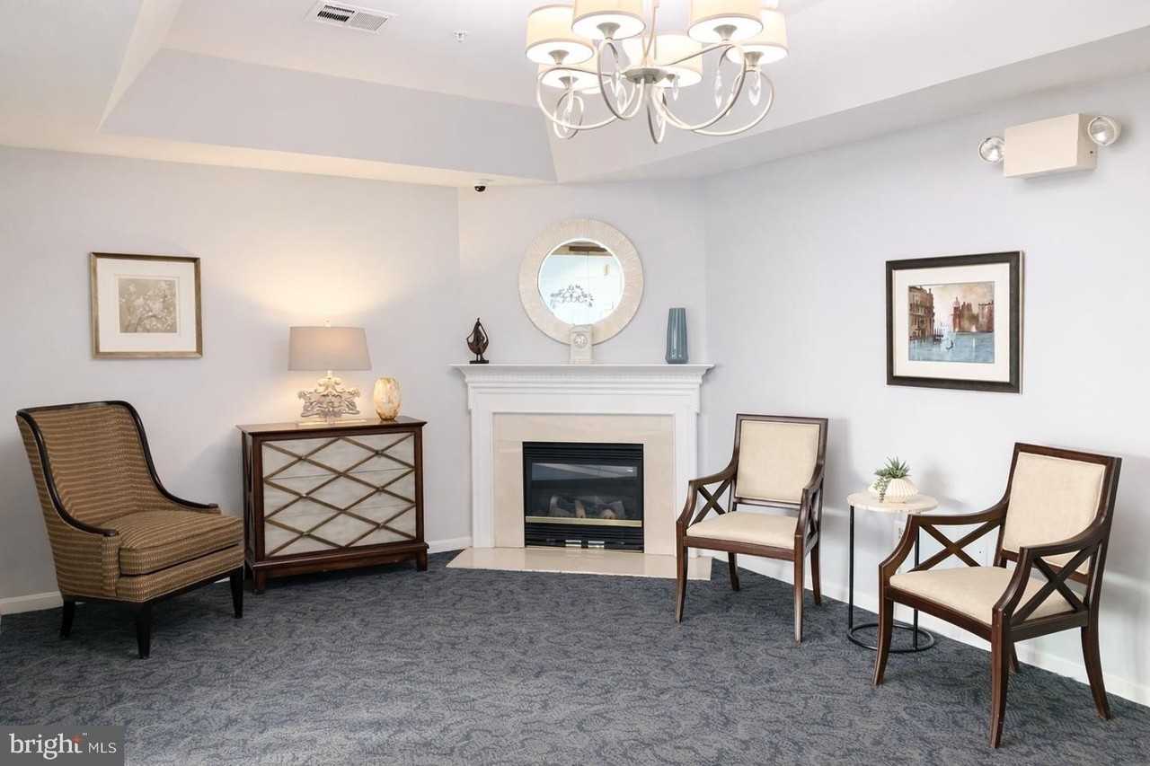 2605 Chapel Lake Dr - Photo 2 of 16