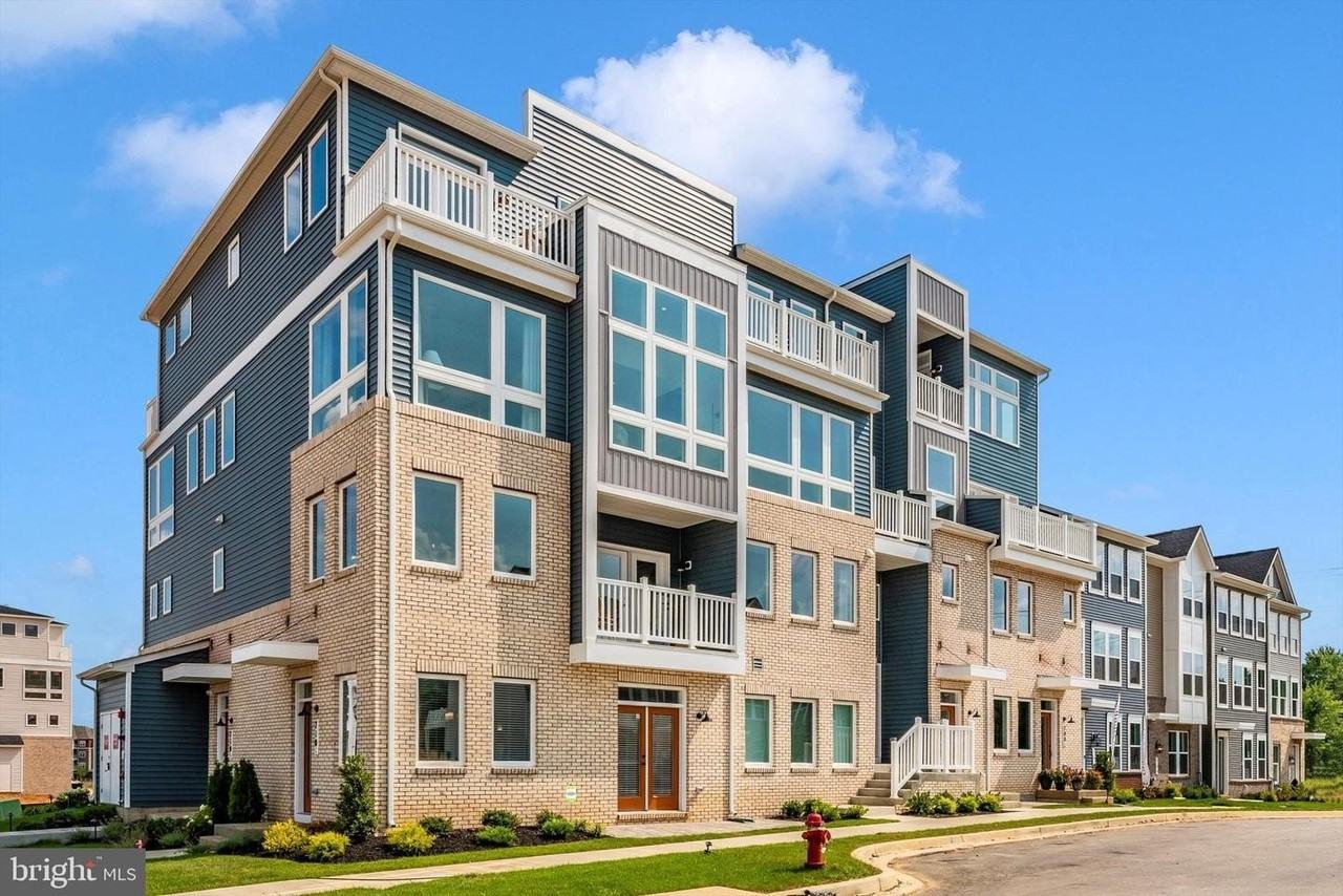 710 Iron Forge Rd Unit D - Photo 2 of 37