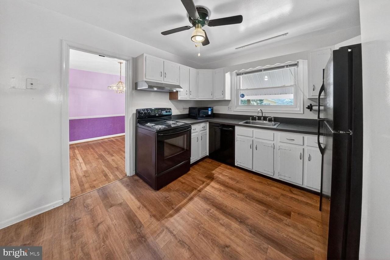 2890 Balmoral Dr - Photo 4 of 25