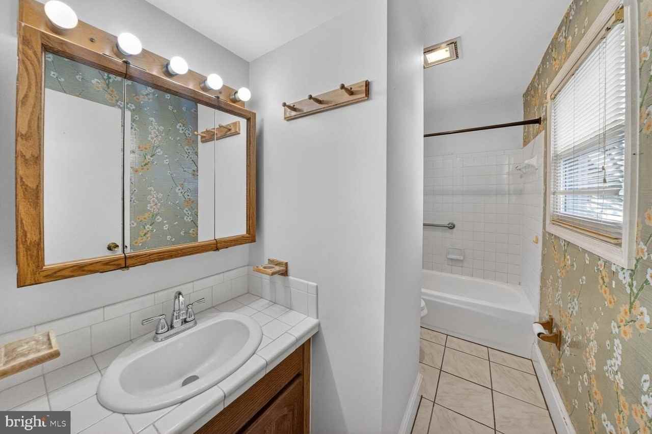 2890 Balmoral Dr - Photo 6 of 25