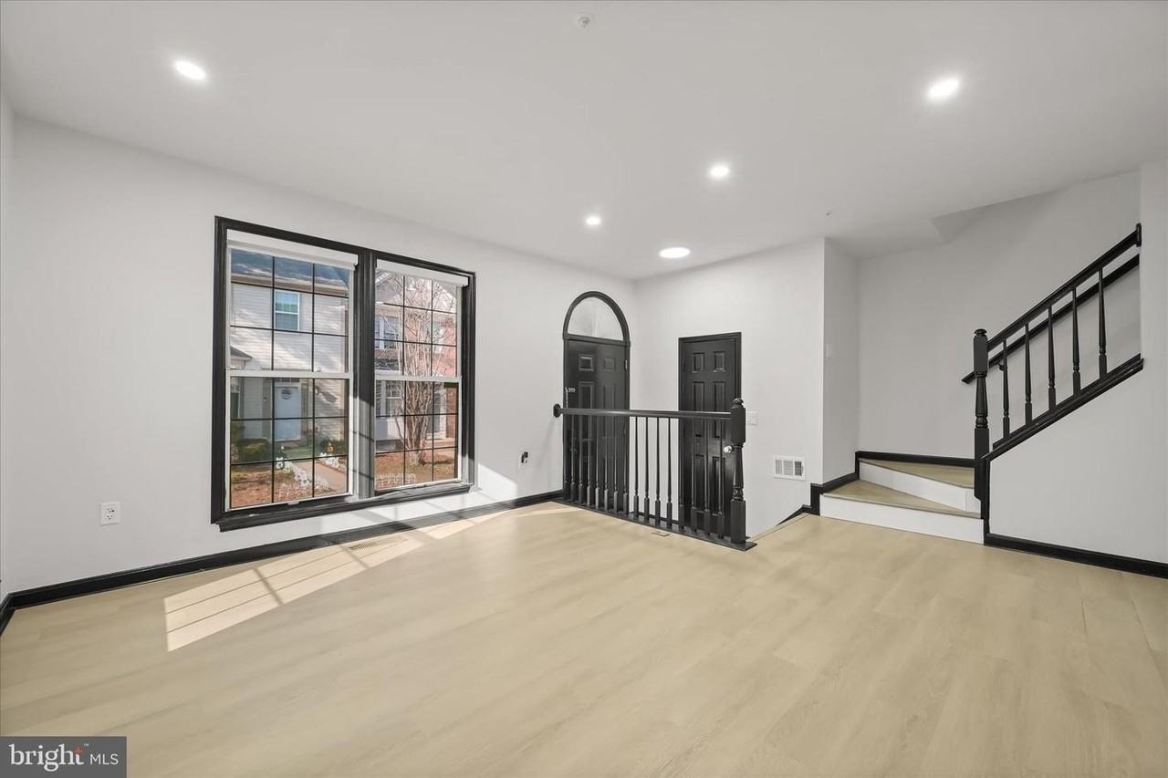 10626 Fitzgibbon Ct - Photo 3 of 22