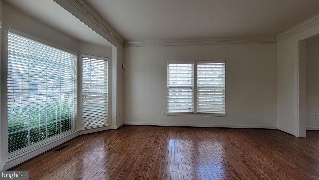 11017 Baldwin Dr - Photo 4 of 50