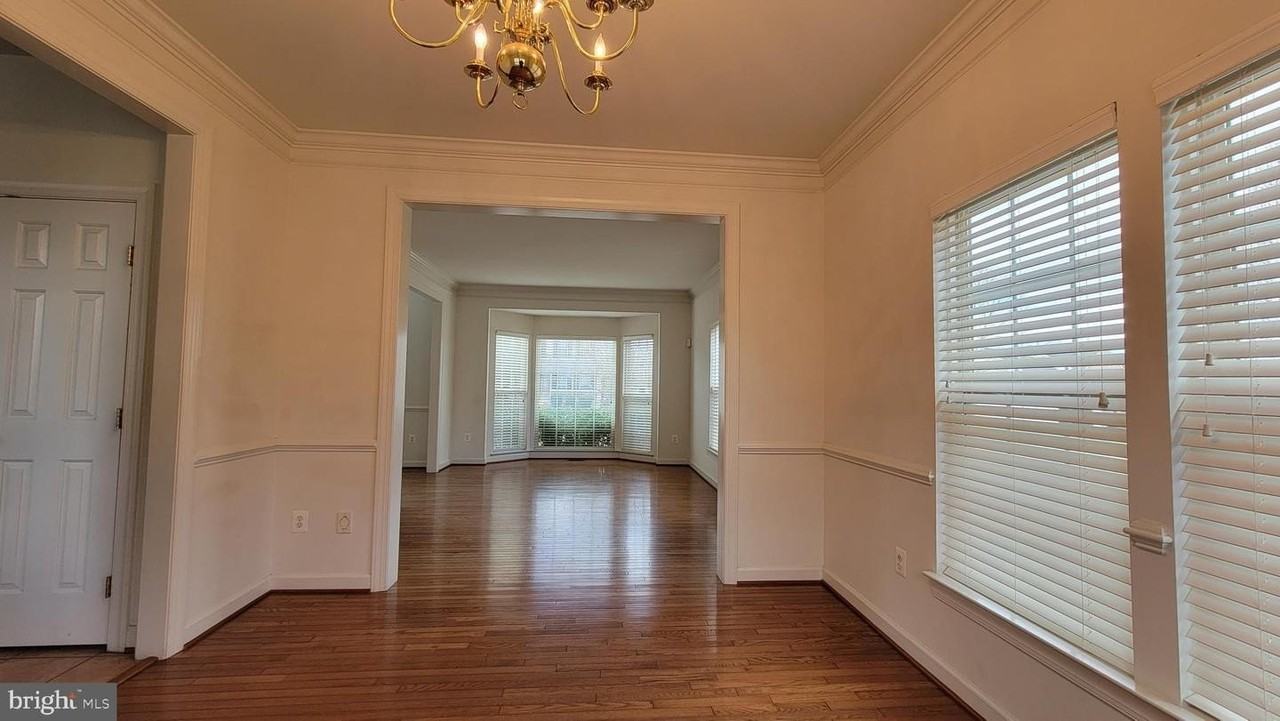 11017 Baldwin Dr - Photo 6 of 50