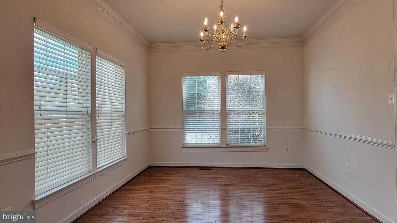 11017 Baldwin Dr - Photo 7 of 50