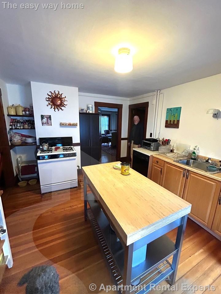 475 Huron Ave #2 - Photo 6 of 14