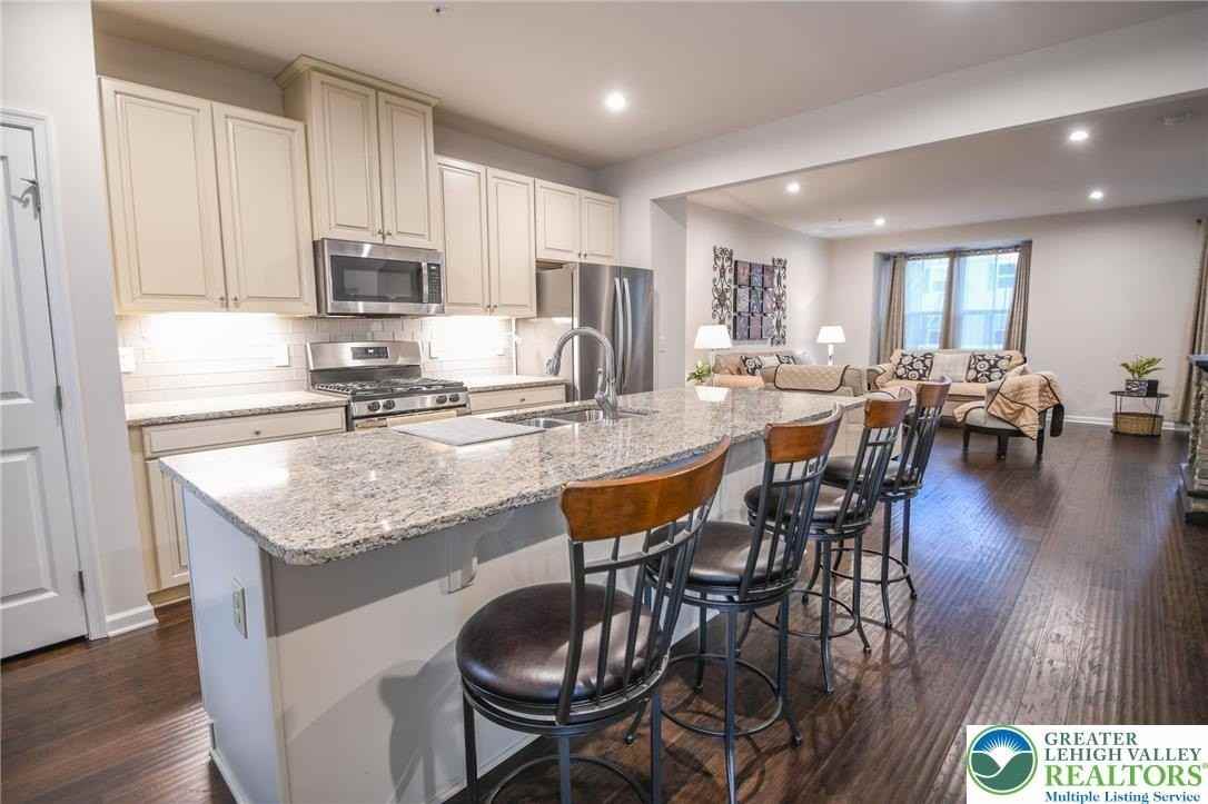 2396 Cook Dr - Photo 6 of 39