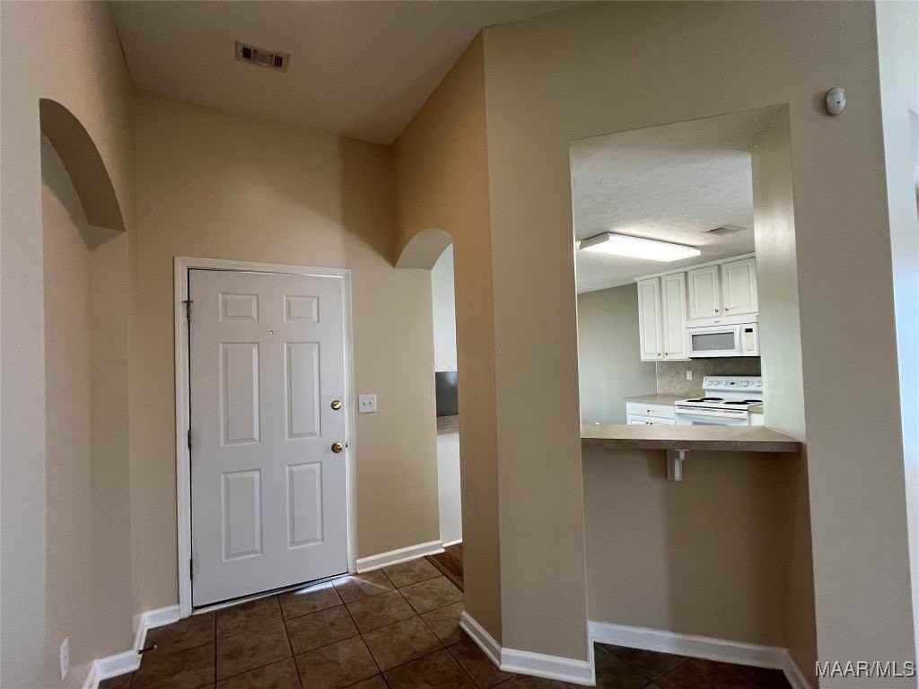 8901 Ashland Park Pl - Photo 6 of 39