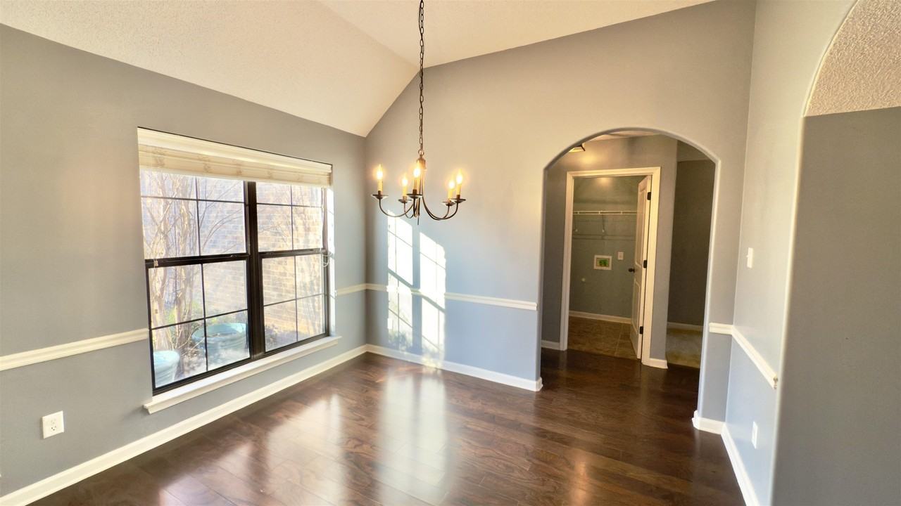 5110 Oliver Grove Ln - Photo 4 of 18