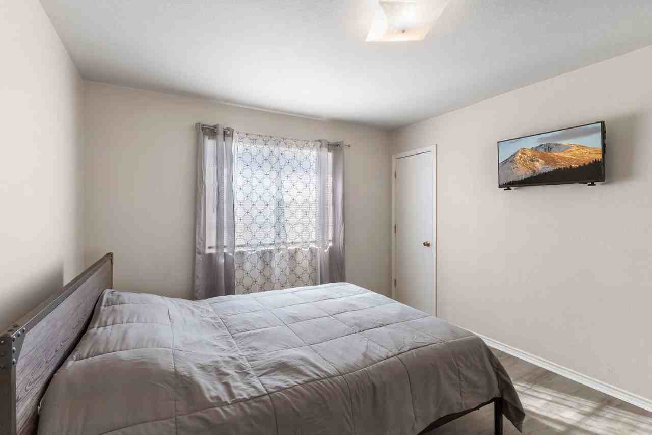 Vernice Loop - Photo 7 of 8