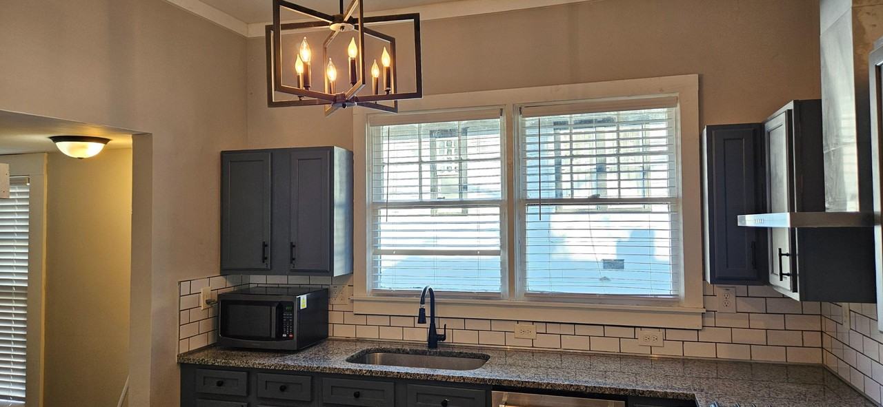 Lakewood Ave Se - Photo 5 of 22