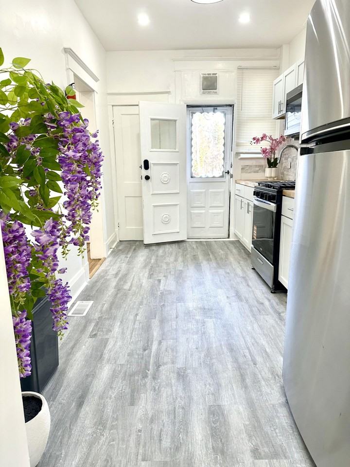 Clifton Ave - Photo 2 of 28