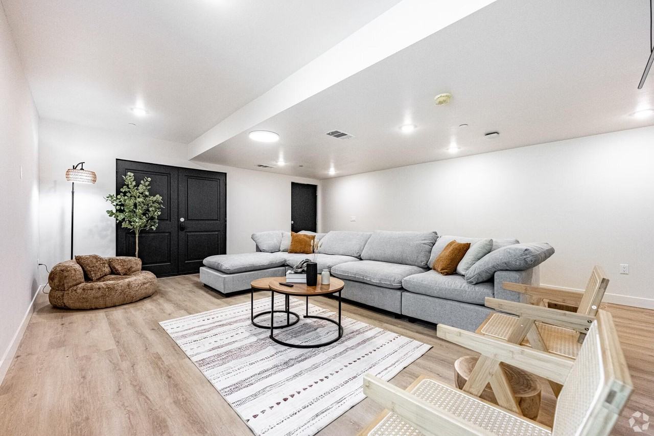 Kingswell Ave - Photo 4 of 20