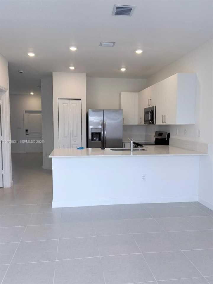 2490 Se 29th St #2490 - Photo 6 of 31