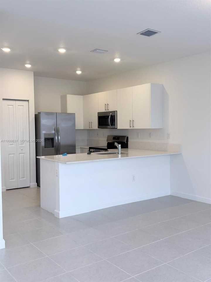 2490 Se 29th St #2490 - Photo 7 of 31