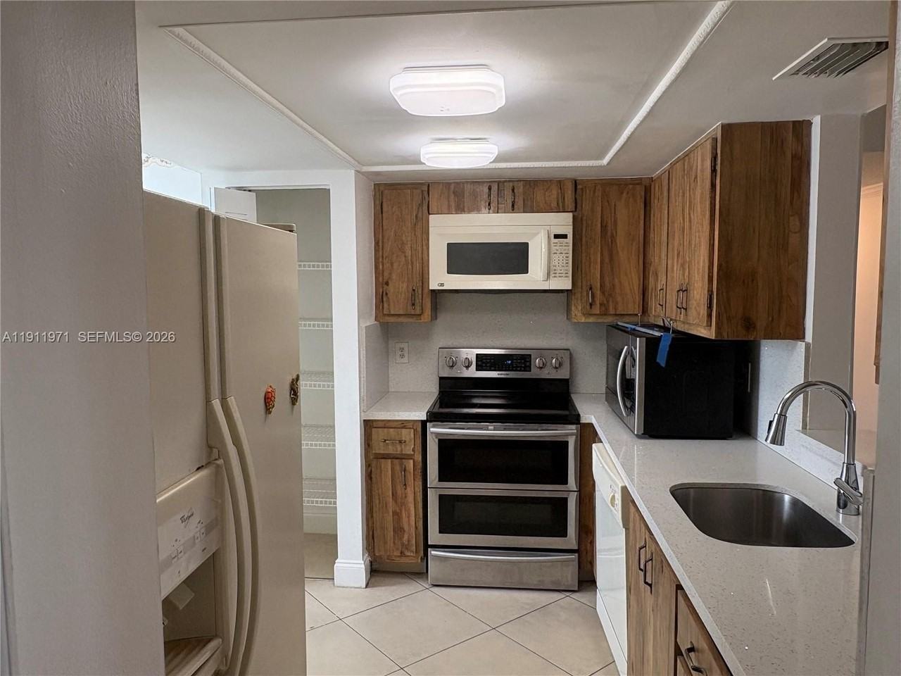 1040 Nw 80th Ave #205 - Photo 6 of 19