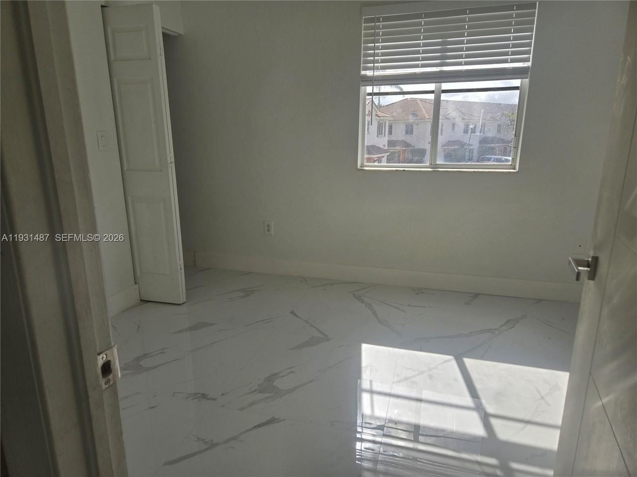 17337 Nw 7th Ave #408 - Photo 7 of 12