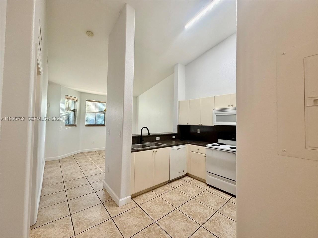 1692 Se 29th Ct #201 - Photo 5 of 25