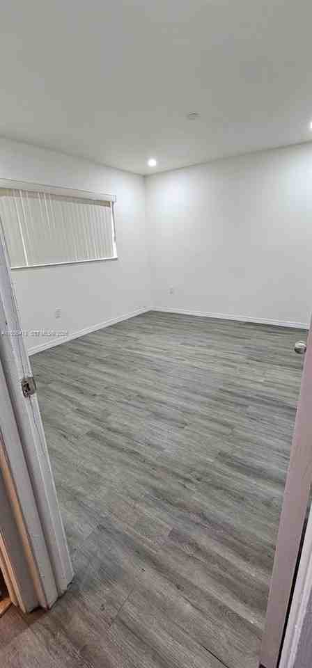 120 Sw 108th Ave #I1 - Photo 5 of 19