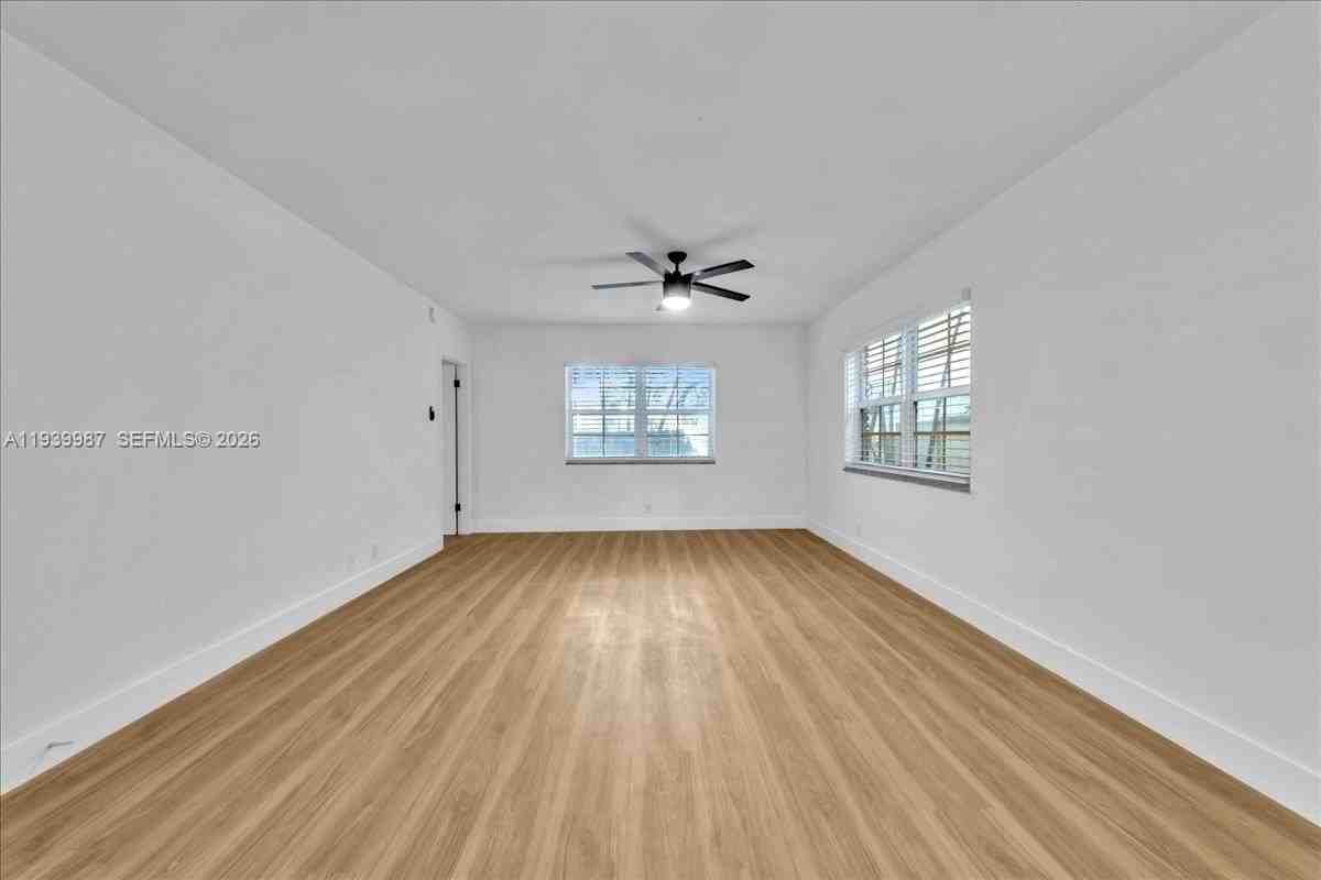 2426 Se 17th St #110A - Photo 7 of 38