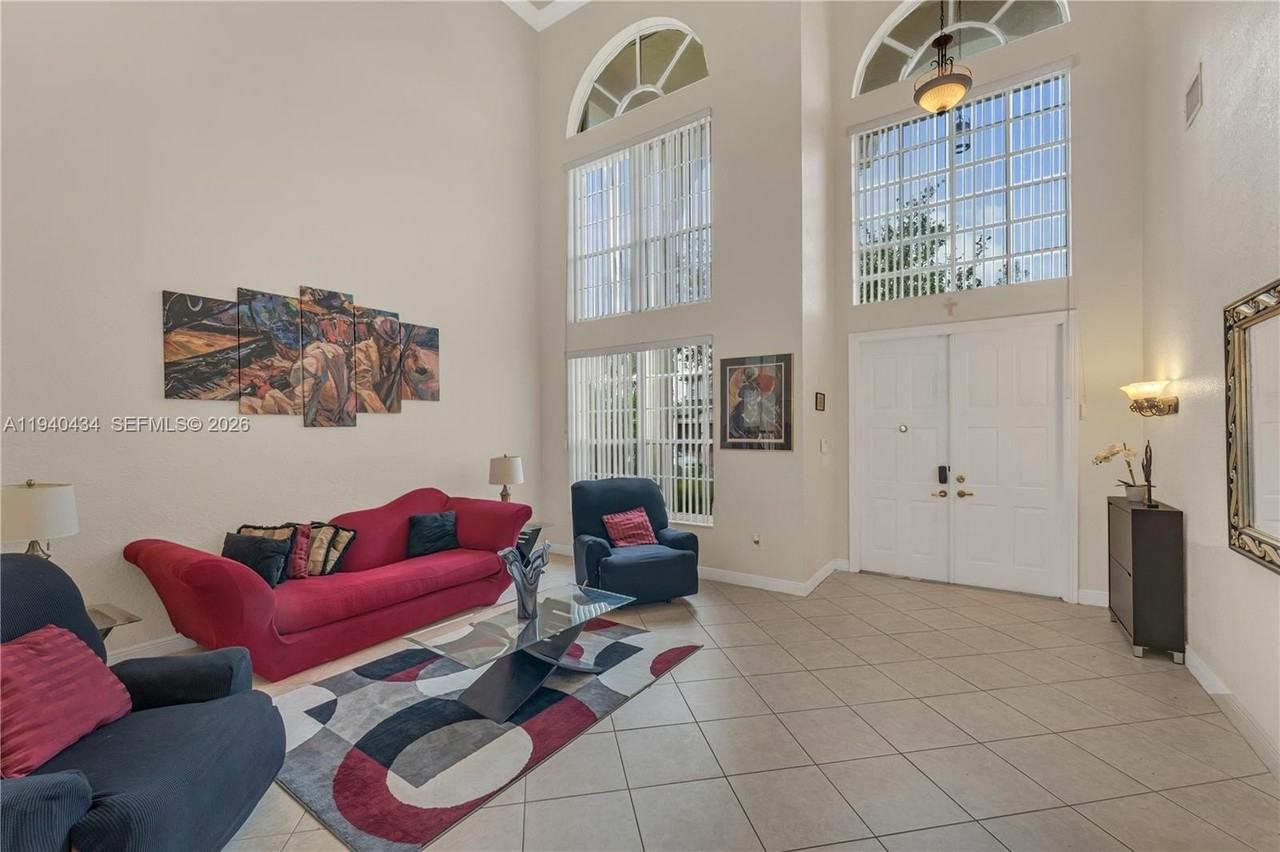 19500 Sw 39th Ct - Photo 6 of 50