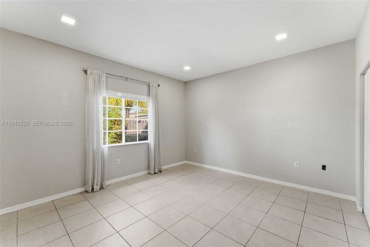 13755 Sw 169th Ter - Photo 7 of 15