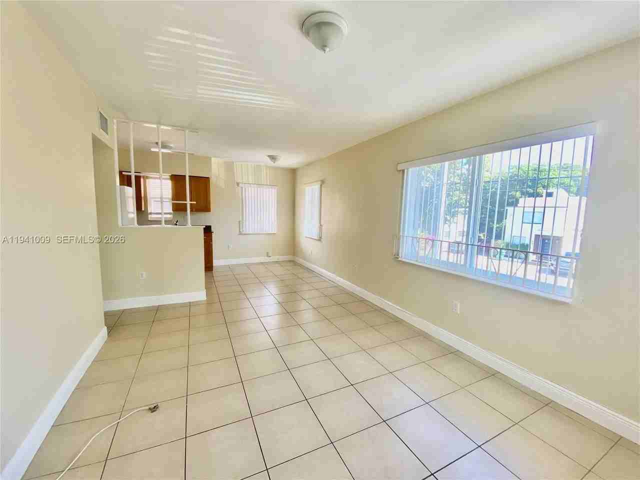 930 Sw 7th Ave #3 - Photo 6 of 22