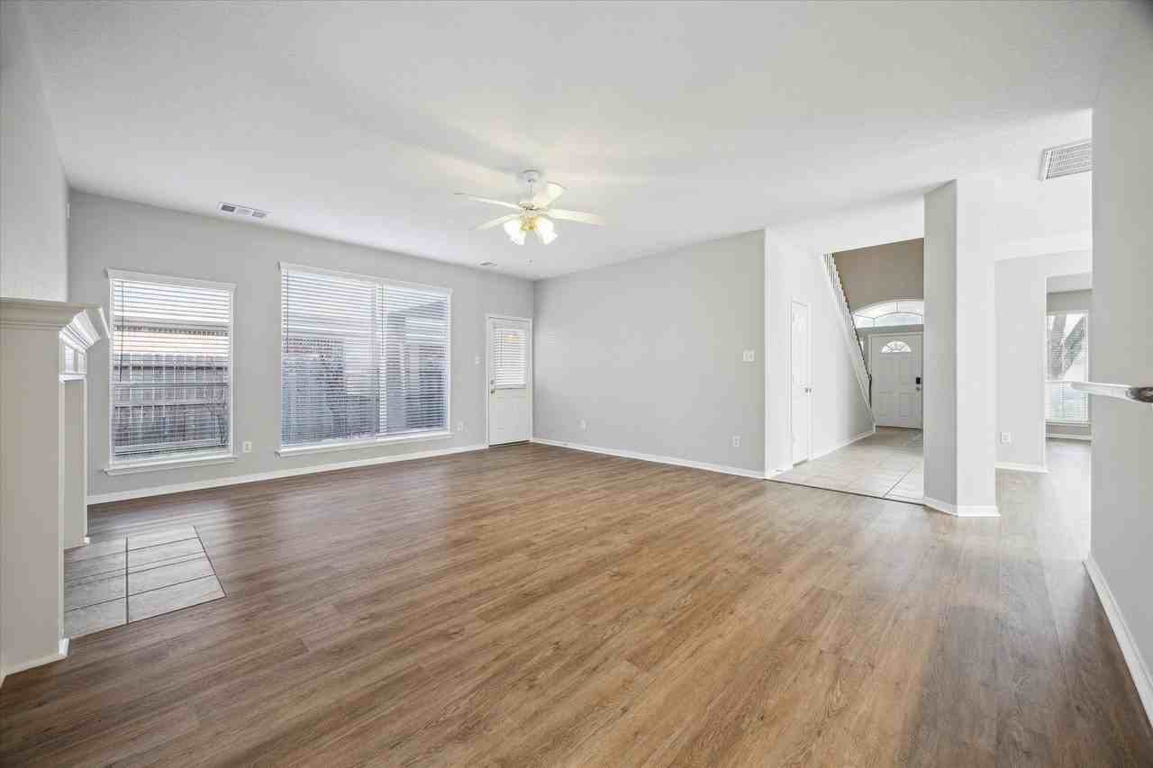 15315 Streetcar Ct - Photo 6 of 34