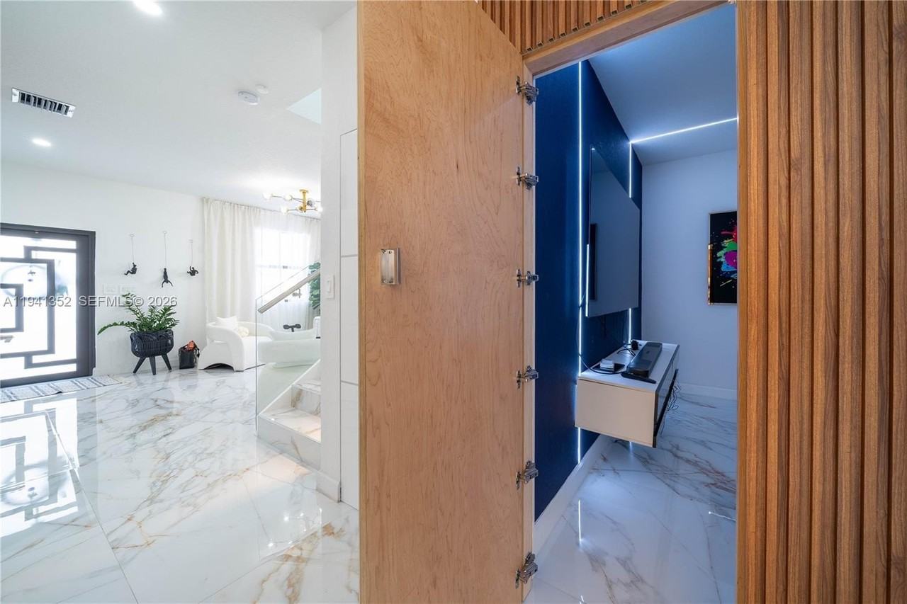 22719 Sw 131st Ave - Photo 7 of 18