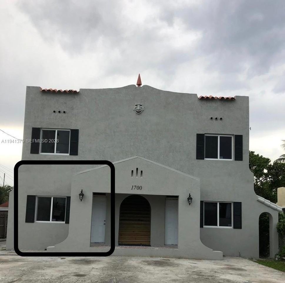 1700 Nw 22nd Ct #1 - Photo 2 of 10