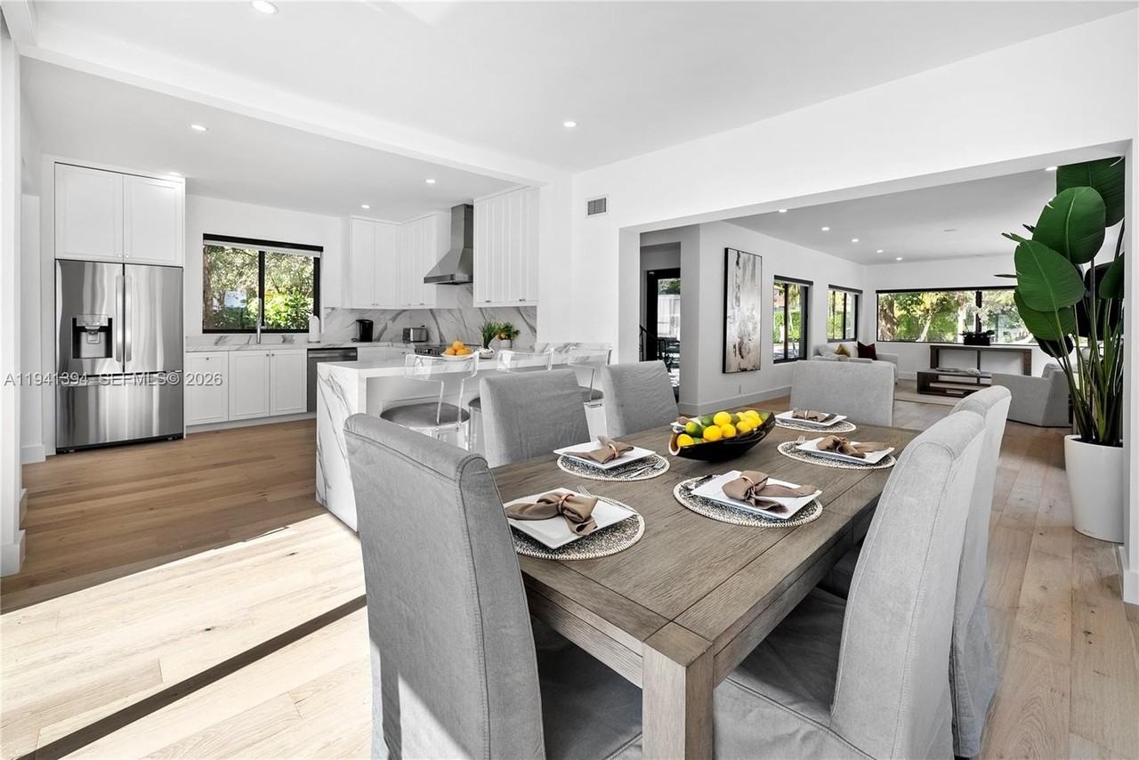 600 Ne 57th St - Photo 6 of 43