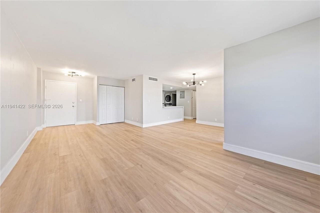 1600 Se 15th St #313 - Photo 3 of 19